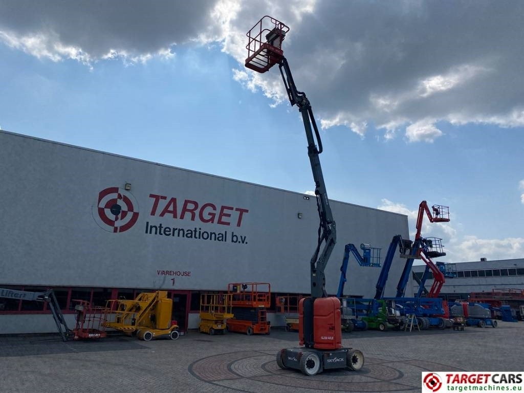 SkyJack SJ30 ARJE Articulated Electric Boom Work Lift 11M - Коленчатый подъемник: фото 5 SkyJack SJ30 ARJE Articulated Electric Boom Work Lift 11M - Коленчатый подъемник: фото 5