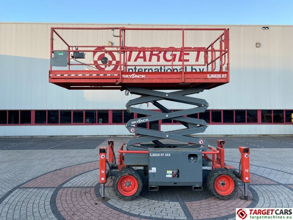 SkyJack SJ6826RT Diesel 4x4 Scissor 6826 Work Lift 992cm - Ножничный подъемник: фото 5 SkyJack SJ6826RT Diesel 4x4 Scissor 6826 Work Lift 992cm - Ножничный подъемник: фото 5