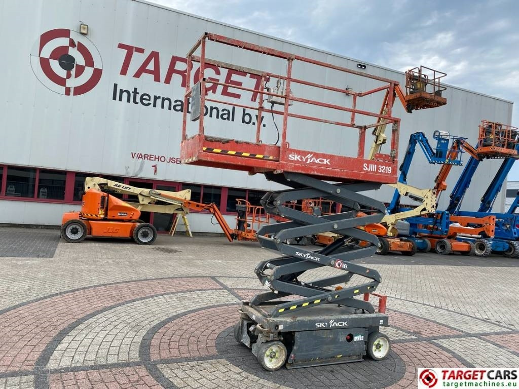 SkyJack SJIII-3219 Electric Scissor Work Lift 780cm  в лизинг SkyJack SJIII-3219 Electric Scissor Work Lift 780cm: фото 25