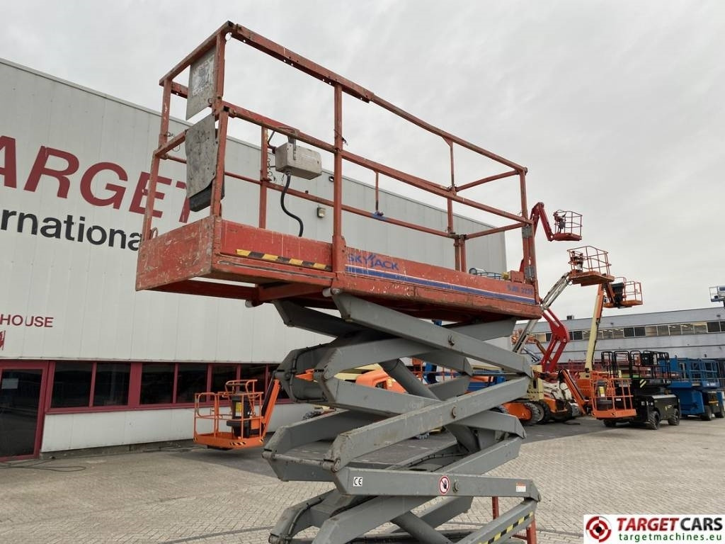 Ножничный подъемник SkyJack SJIII-3226 Electric Scissor Work Lift 990cm: фото 27