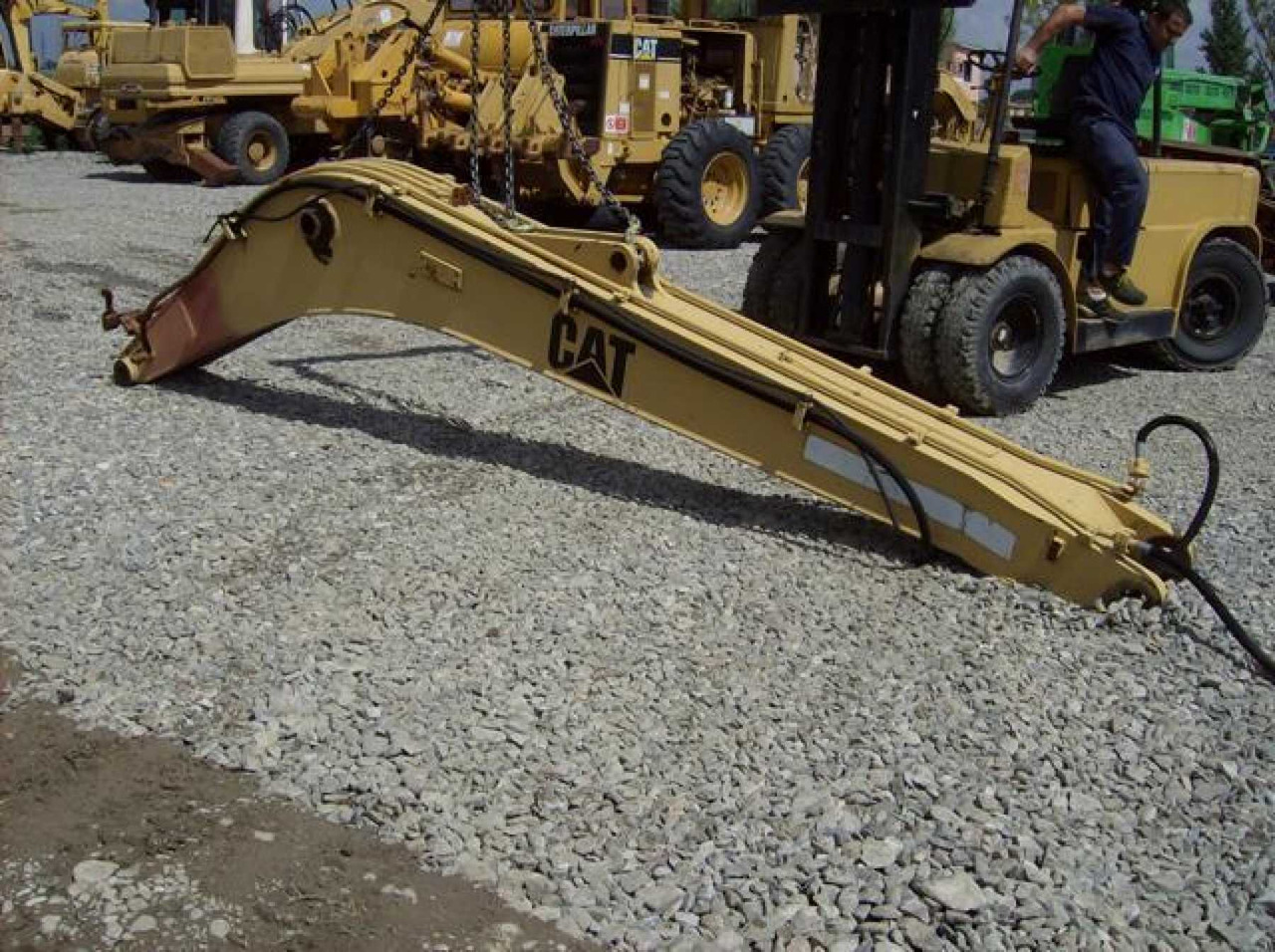 Caterpillar 212 braccio monolitico - Стрела для Строительной техники: фото 2 Caterpillar 212 braccio monolitico - Стрела для Строительной техники: фото 2