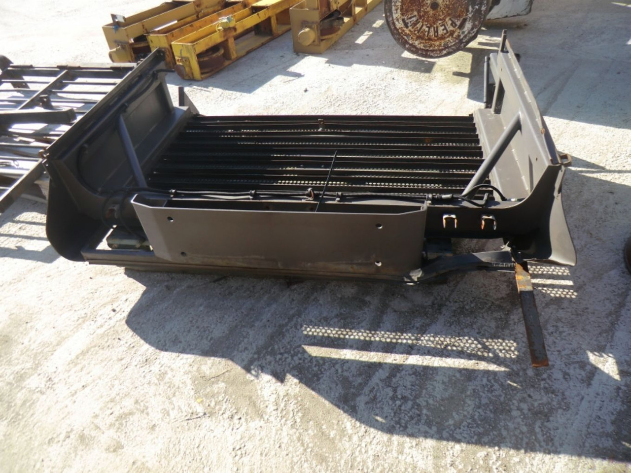 VOLVO L330E GRIGLIA - Решётка радиатора для Строительной техники: фото 4 VOLVO L330E GRIGLIA - Решётка радиатора для Строительной техники: фото 4