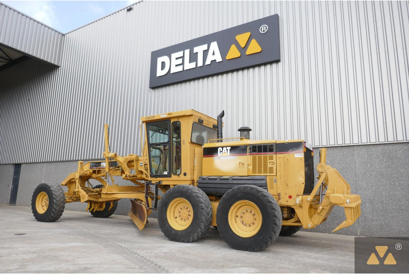 Грейдер Caterpillar 140H: фото 8