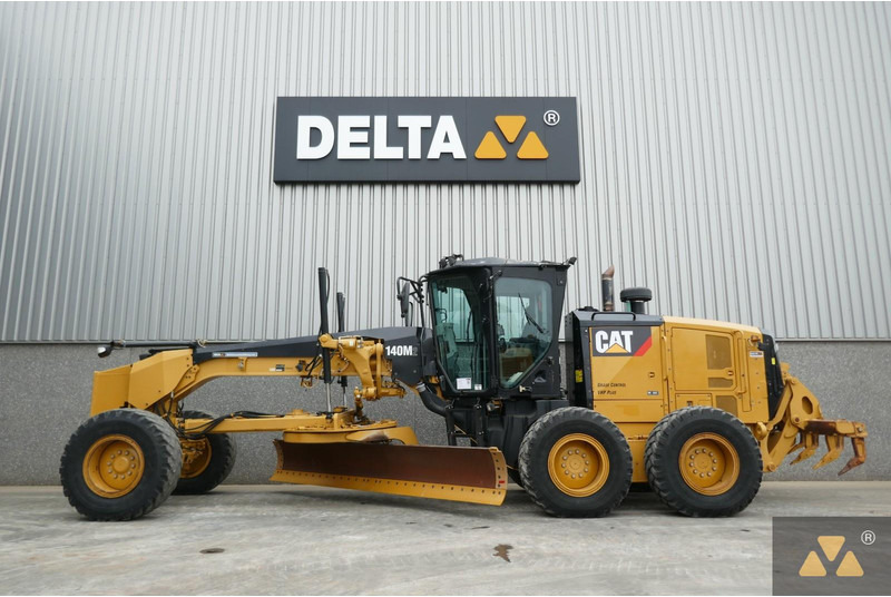 Caterpillar 140M2 - Грейдер: фото 1 Caterpillar 140M2 - Грейдер: фото 1