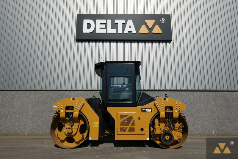 Caterpillar CB13 - Каток: фото 2 Caterpillar CB13 - Каток: фото 2