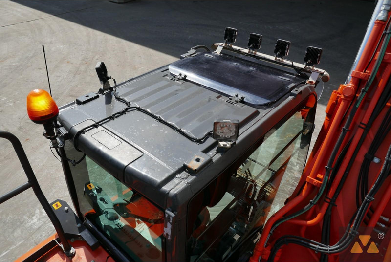 Гусеничный экскаватор Hitachi ZX210LC-6: фото 14 Гусеничный экскаватор Hitachi ZX210LC-6: фото 14