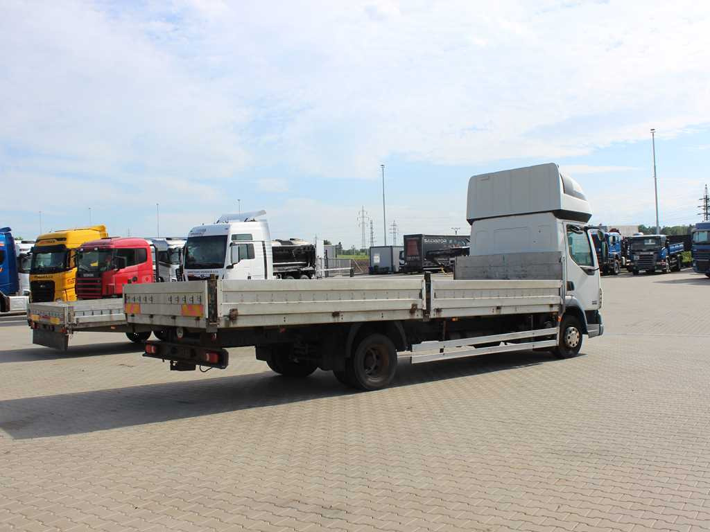 DAF LF 45.180, SLEEPING BODY, EURO 3, TIRES 80% - Грузовик бортовой/ Платформа: фото 4 DAF LF 45.180, SLEEPING BODY, EURO 3, TIRES 80% - Грузовик бортовой/ Платформа: фото 4