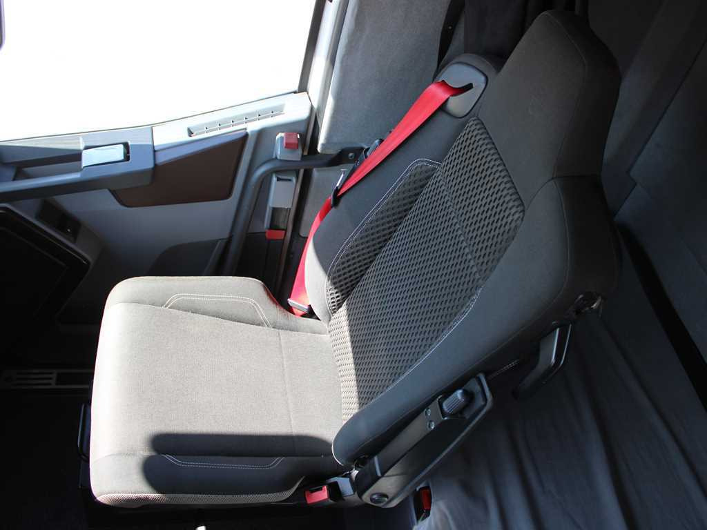 Тягач Renault T520, LOWDECK, EURO 6, TIRES 80%: фото 11