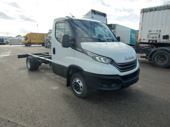 Iveco Daily 40 - 180 Fahrgestell, E6 Automatik 2 Stück verfügbar - Грузовик-шасси: фото 3 Iveco Daily 40 - 180 Fahrgestell, E6 Automatik 2 Stück verfügbar - Грузовик-шасси: фото 3