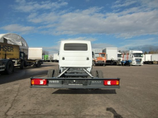 Iveco Daily 40 - 180 Fahrgestell, E6 Automatik mehrere Einheiten verfügbar - Грузовик-шасси: фото 5 Iveco Daily 40 - 180 Fahrgestell, E6 Automatik mehrere Einheiten verfügbar - Грузовик-шасси: фото 5