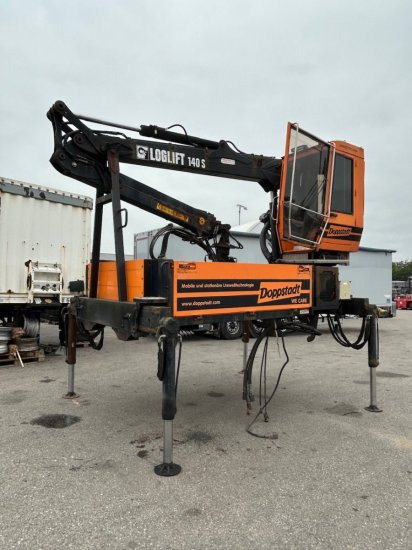 Plateau-Wechselpritsche mit Loglift 140S inkl. Rotator und Greifer - Прицеп-контейнеровоз/ Сменный кузов: фото 1 Plateau-Wechselpritsche mit Loglift 140S inkl. Rotator und Greifer - Прицеп-контейнеровоз/ Сменный кузов: фото 1