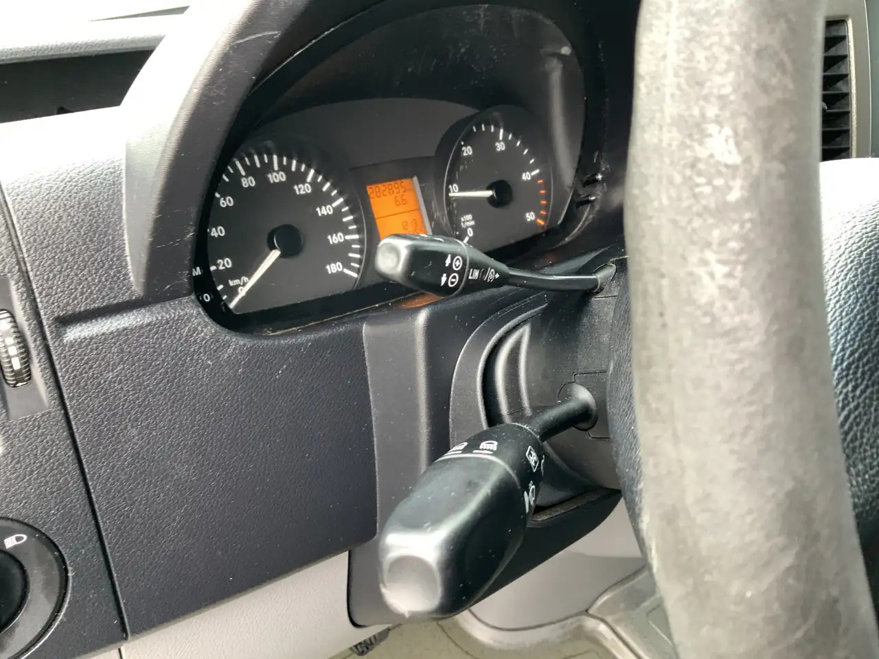 Mercedes-Benz Sprinter 213 2.2 CDI 325 L1H1 Airco Cruise Euro 4 - Цельнометаллический фургон: фото 4 Mercedes-Benz Sprinter 213 2.2 CDI 325 L1H1 Airco Cruise Euro 4 - Цельнометаллический фургон: фото 4