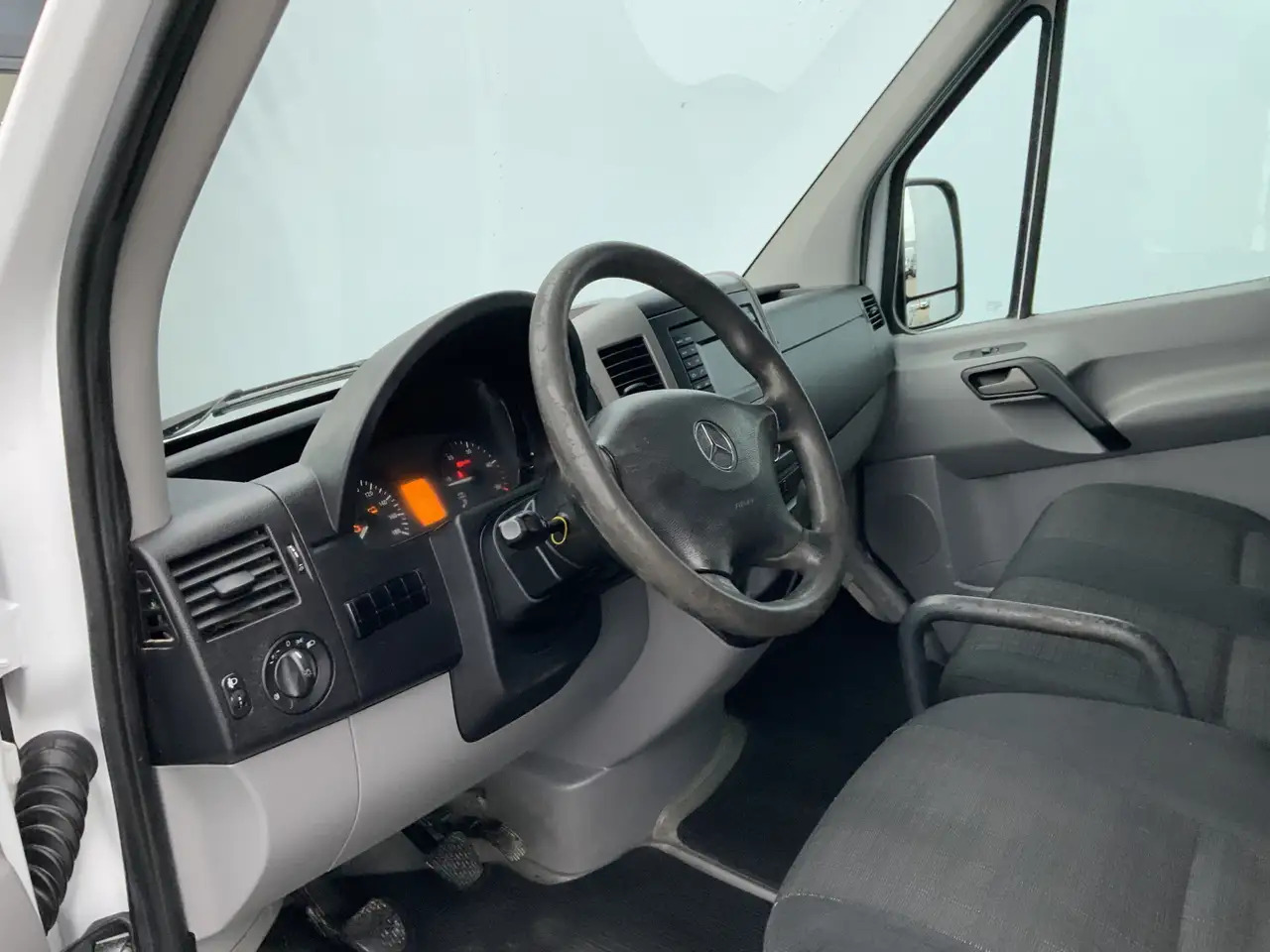 Mercedes-Benz Sprinter 313 2.2 CDI 366 Airco Camera 3Zits Trekhaak 2800 k - Цельнометаллический фургон: фото 5 Mercedes-Benz Sprinter 313 2.2 CDI 366 Airco Camera 3Zits Trekhaak 2800 k - Цельнометаллический фургон: фото 5