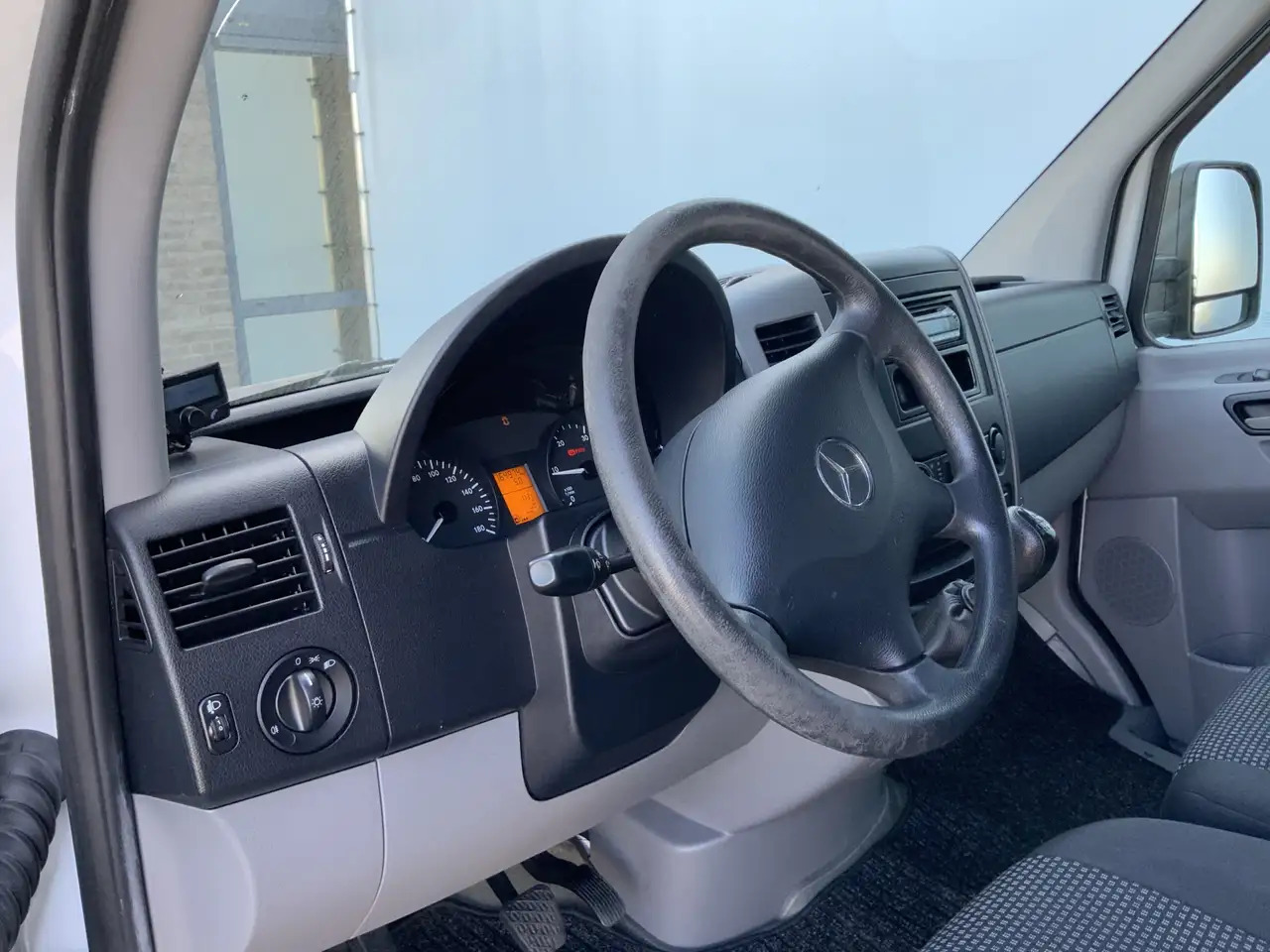 Mercedes-Benz Sprinter 515 2.2 CDI 432 Meubelbak 5,10 MTR.&Deuren Airco 3 - Фургон с закрытым кузовом: фото 5 Mercedes-Benz Sprinter 515 2.2 CDI 432 Meubelbak 5,10 MTR.&Deuren Airco 3 - Фургон с закрытым кузовом: фото 5