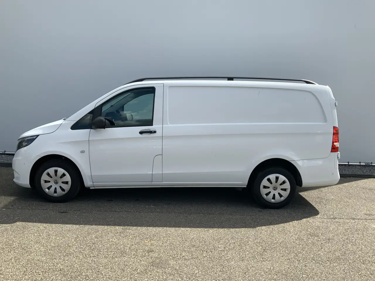 Mercedes-Benz Vito 110 CDI L2 Airco Cruise Navi Scherm Dakrail Euro 6 - Легковой фургон: фото 3 Mercedes-Benz Vito 110 CDI L2 Airco Cruise Navi Scherm Dakrail Euro 6 - Легковой фургон: фото 3