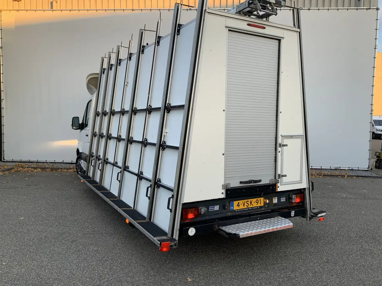 Volkswagen Crafter 35 2.0 TDI L3H1 Glasresteel Airco Cruise 3 Zits UI - Фургон с закрытым кузовом, Коммунальная/ Специальная техника: фото 2 Volkswagen Crafter 35 2.0 TDI L3H1 Glasresteel Airco Cruise 3 Zits UI - Фургон с закрытым кузовом, Коммунальная/ Специальная техника: фото 2