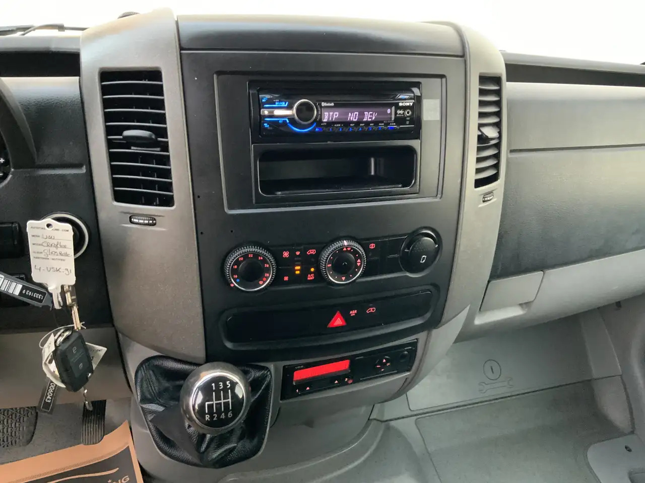 Volkswagen Crafter 35 2.0 TDI L3H1 Glasresteel Airco Cruise 3 Zits UI - Фургон с закрытым кузовом, Коммунальная/ Специальная техника: фото 5 Volkswagen Crafter 35 2.0 TDI L3H1 Glasresteel Airco Cruise 3 Zits UI - Фургон с закрытым кузовом, Коммунальная/ Специальная техника: фото 5