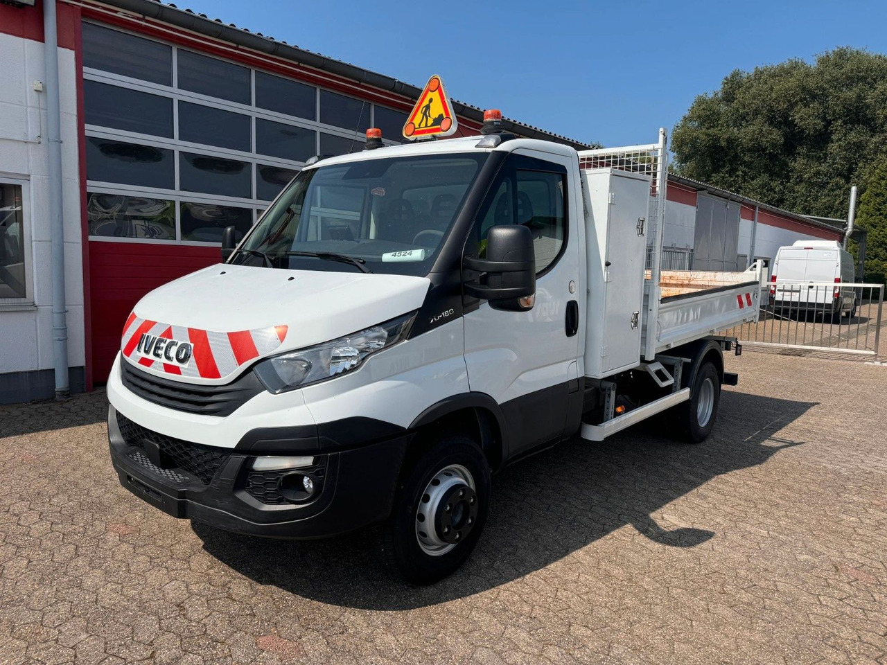Iveco 70C18 Kipper 3625 kg Nutzlast! Klima EURO 6C - Малотоннажный самосвал: фото 1 Iveco 70C18 Kipper 3625 kg Nutzlast! Klima EURO 6C - Малотоннажный самосвал: фото 1