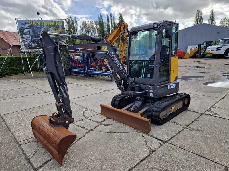 Volvo ECR25D met 2562 uur - Мини-экскаватор: фото 2 Volvo ECR25D met 2562 uur - Мини-экскаватор: фото 2