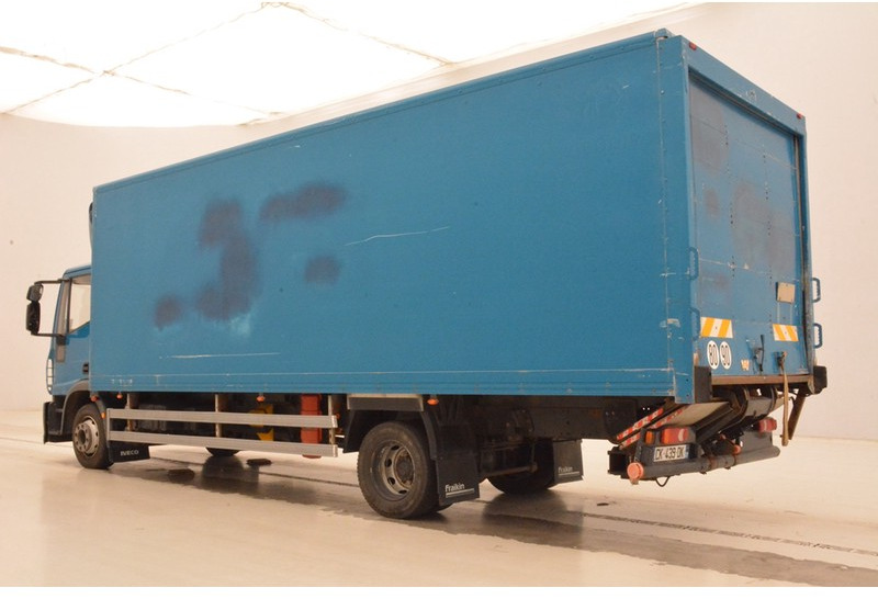 Грузовик с закрытым кузовом Iveco Eurocargo 120E18: фото 11