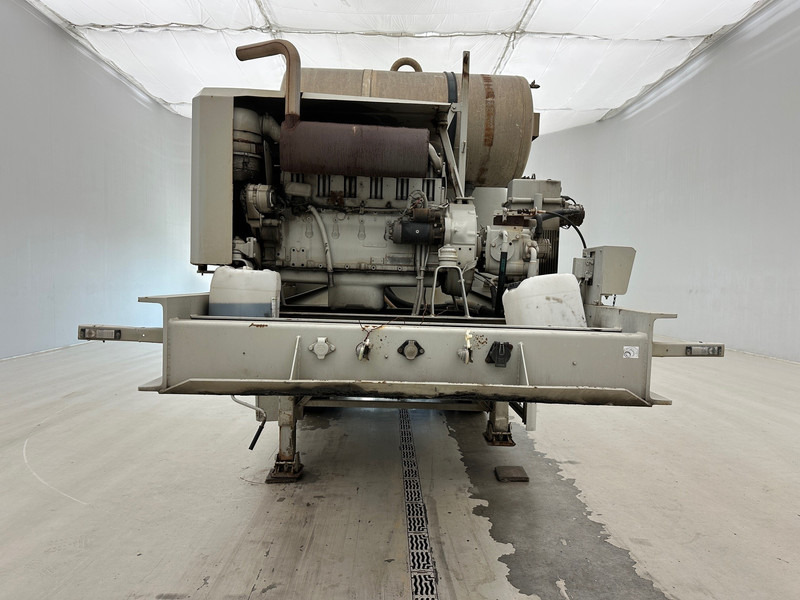 MOL Mixer 10 cub - Полуприцеп бетоносмеситель: фото 2 MOL Mixer 10 cub - Полуприцеп бетоносмеситель: фото 2