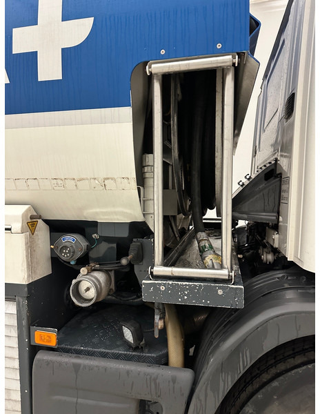 Грузовик-цистерна Scania P360 - 6x2: фото 6