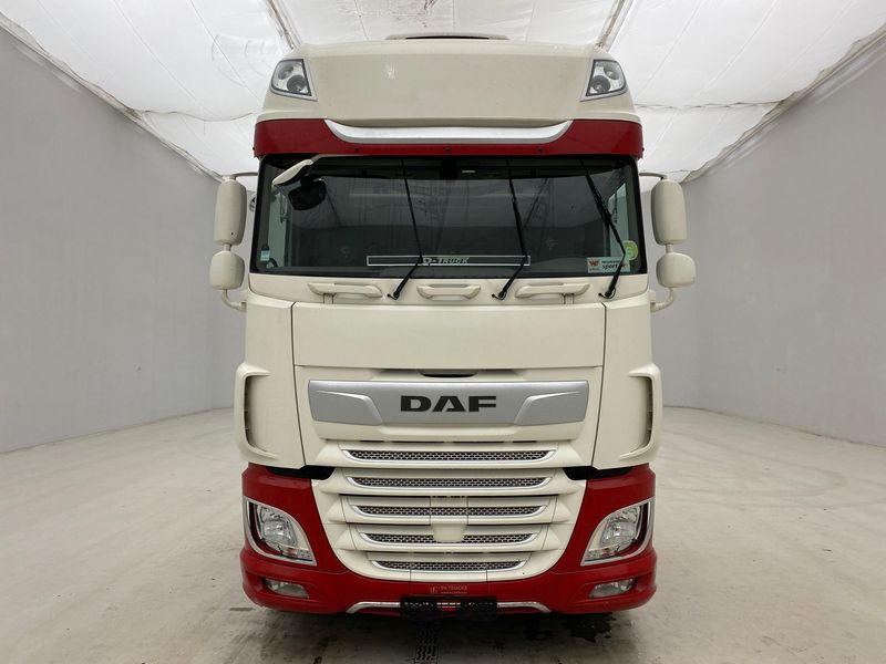 DAF XF105.530 Super Space Cab - Тягач: фото 2 DAF XF105.530 Super Space Cab - Тягач: фото 2