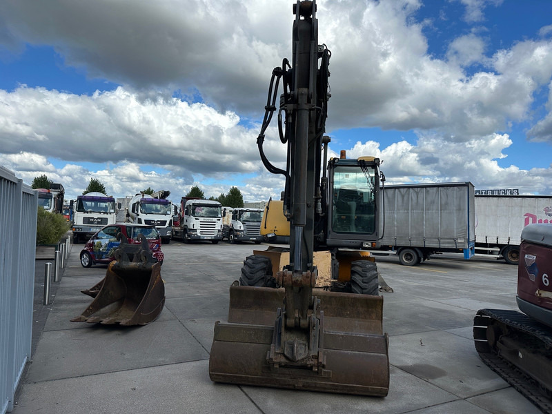 Volvo EW140 - Колёсный экскаватор: фото 2 Volvo EW140 - Колёсный экскаватор: фото 2