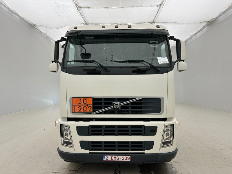 Volvo FH 440 - 6x2* - Грузовик-цистерна: фото 2 Volvo FH 440 - 6x2* - Грузовик-цистерна: фото 2