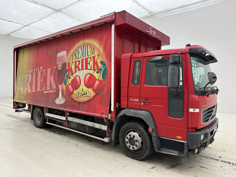 Volvo FL 220 - Тентованный грузовик: фото 3 Volvo FL 220 - Тентованный грузовик: фото 3