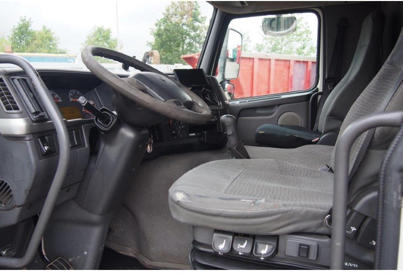 Грузовик с закрытым кузовом Volvo FM9.260*: фото 13