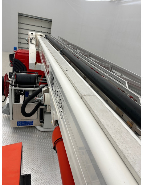 Пожарная машина Volvo MAGIRUS ALP330 - FM 340 - 6x4: фото 19 Пожарная машина Volvo MAGIRUS ALP330 - FM 340 - 6x4: фото 19