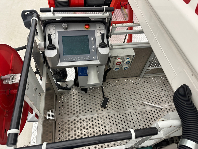 Пожарная машина Volvo MAGIRUS ALP330 - FM 340 - 6x4: фото 15 Пожарная машина Volvo MAGIRUS ALP330 - FM 340 - 6x4: фото 15