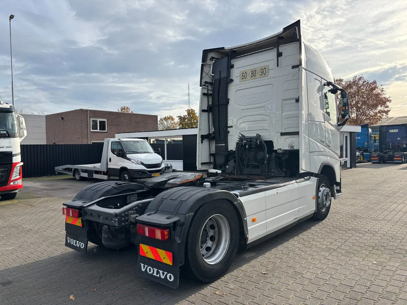 Volvo FH 500 Globetrotter Euro 6 - Тягач: фото 4 Volvo FH 500 Globetrotter Euro 6 - Тягач: фото 4