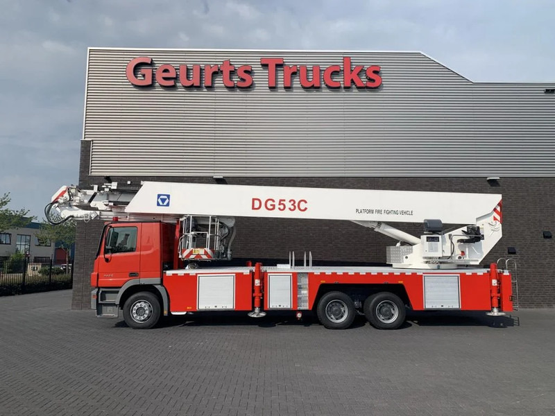 Mercedes-Benz Actros 3332 6X4 XCMG DG53C FIRE FIGTHING PLATFORM 53 METER - Грузовик: фото 1 Mercedes-Benz Actros 3332 6X4 XCMG DG53C FIRE FIGTHING PLATFORM 53 METER - Грузовик: фото 1