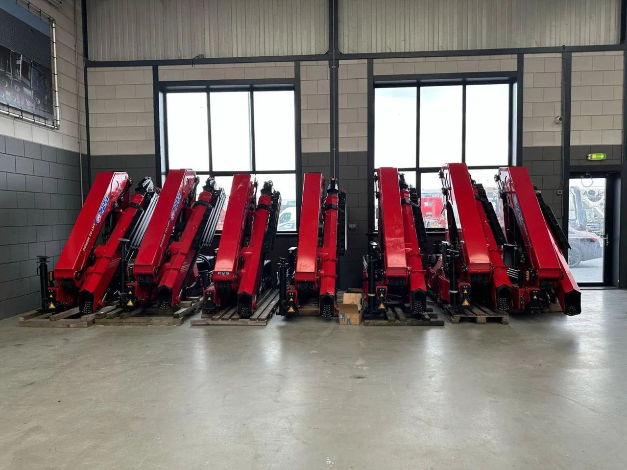 HMF POWER TO LIFT 2320K-RCS K6 (NIEUW) - Кран-манипулятор: фото 2 HMF POWER TO LIFT 2320K-RCS K6 (NIEUW) - Кран-манипулятор: фото 2