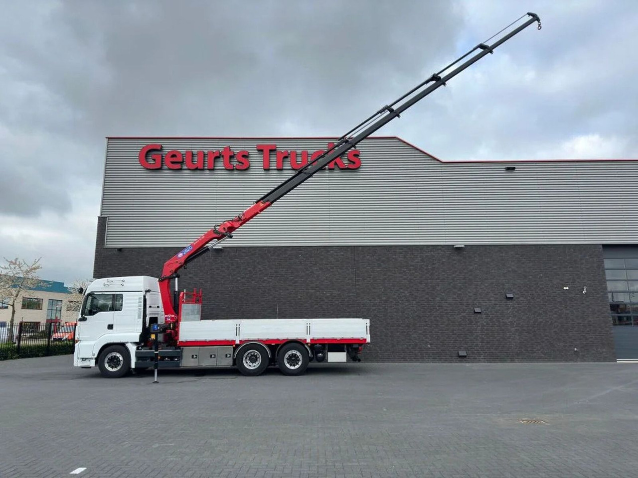 MAN TGS 26.500 6X2 + HMF 2820-K6 KRAAN/KAN/CRANE/GRU - Автоманипулятор: фото 4 MAN TGS 26.500 6X2 + HMF 2820-K6 KRAAN/KAN/CRANE/GRU - Автоманипулятор: фото 4
