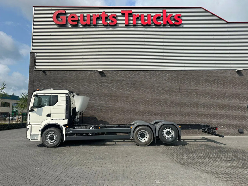 MAN TGS 26.520 6X2H-4 BL CH HYDRO DRIVE CHASSIS CABINE (NIEUW) - Грузовик-шасси: фото 1 MAN TGS 26.520 6X2H-4 BL CH HYDRO DRIVE CHASSIS CABINE (NIEUW) - Грузовик-шасси: фото 1