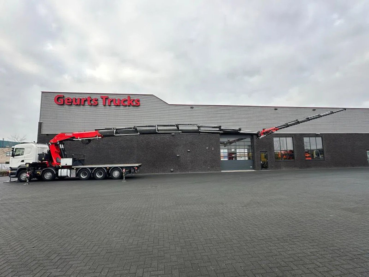 Scania R520 V8 10X4 TRIDEM + F1650RA.2.28 + JIB L816 KR - Автоманипулятор: фото 3 Scania R520 V8 10X4 TRIDEM + F1650RA.2.28 + JIB L816 KR - Автоманипулятор: фото 3