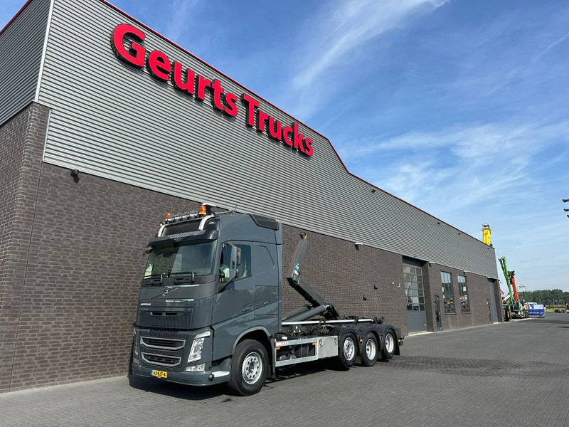 Volvo FH 540 8X2 TRIPLE VDL S30-6700 HAAKARMSYSTEEM / ABROLLKIPPER / HOOKLIFT - Крюковой мультилифт: фото 2 Volvo FH 540 8X2 TRIPLE VDL S30-6700 HAAKARMSYSTEEM / ABROLLKIPPER / HOOKLIFT - Крюковой мультилифт: фото 2