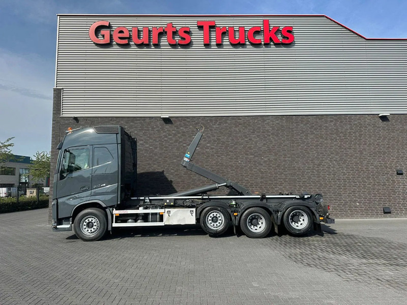 Volvo FH 540 8X2 TRIPLE VDL S30-6700 HAAKARMSYSTEEM / ABROLLKIPPER / HOOKLIFT - Крюковой мультилифт: фото 1 Volvo FH 540 8X2 TRIPLE VDL S30-6700 HAAKARMSYSTEEM / ABROLLKIPPER / HOOKLIFT - Крюковой мультилифт: фото 1