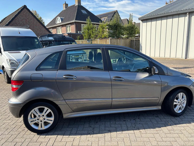 Mercedes-Benz B-Klasse B 180 Automaat Trekhaak - Легковой автомобиль: фото 2 Mercedes-Benz B-Klasse B 180 Automaat Trekhaak - Легковой автомобиль: фото 2