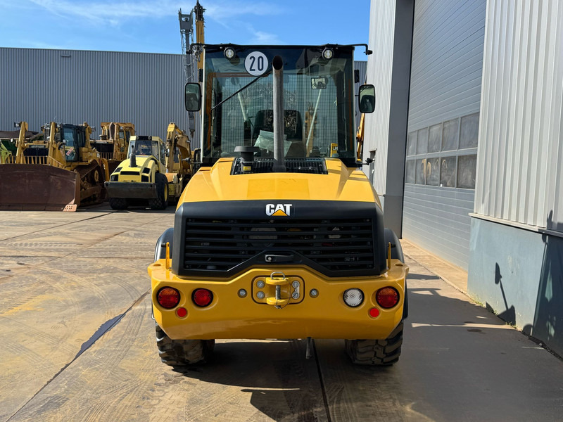 Caterpillar 908M - Колёсный погрузчик: фото 4 Caterpillar 908M - Колёсный погрузчик: фото 4