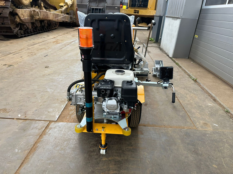 Giga power 860 Road Marking Machine - Асфальтоукладочная техника: фото 3 Giga power 860 Road Marking Machine - Асфальтоукладочная техника: фото 3