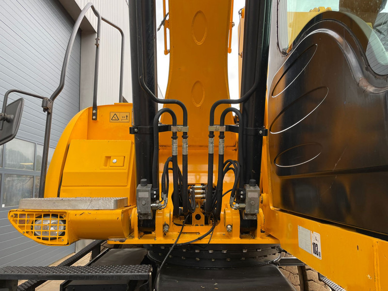 Перегружатель JCB JS200W: фото 18