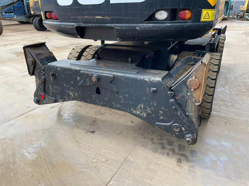 Перегружатель JCB JS200W: фото 14
