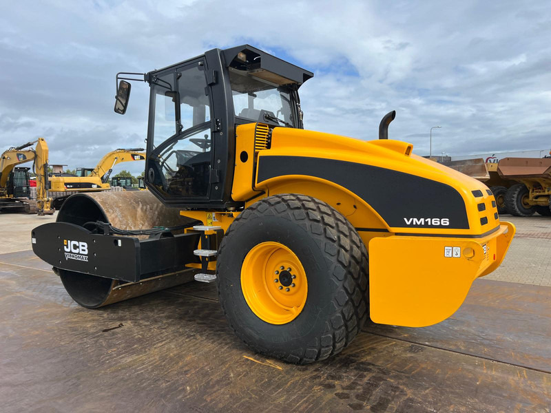 JCB VM166D - Каток: фото 3 JCB VM166D - Каток: фото 3