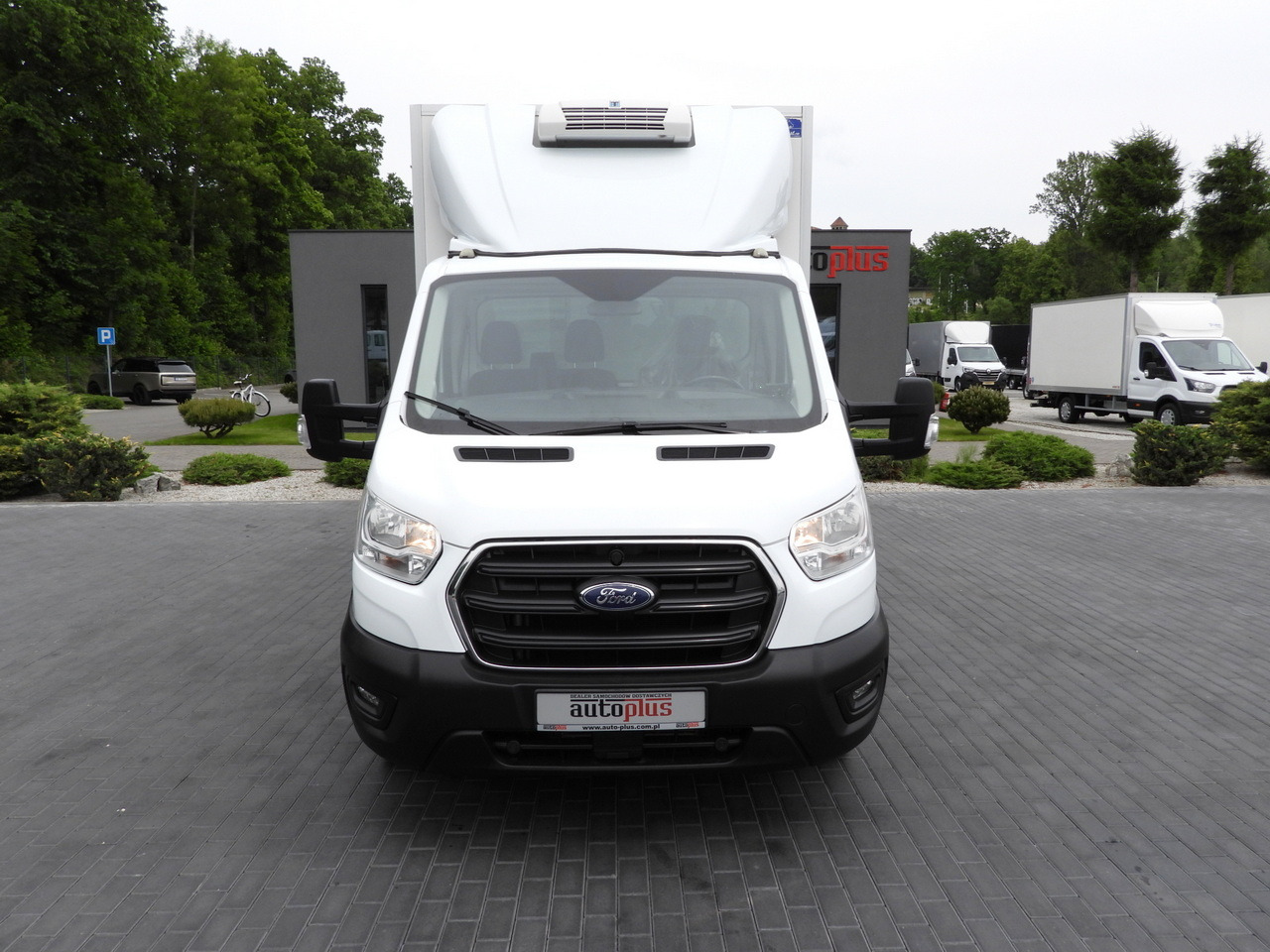 FORD TRANSIT BOX / REFRIGERATOR BOX 5*C / CRUISE CONTROL LED LIGHTS TWIN WHEELS AIR CONDITIONING 130HP - Фургон с закрытым кузовом: фото 5 FORD TRANSIT BOX / REFRIGERATOR BOX 5*C / CRUISE CONTROL LED LIGHTS TWIN WHEELS AIR CONDITIONING 130HP - Фургон с закрытым кузовом: фото 5