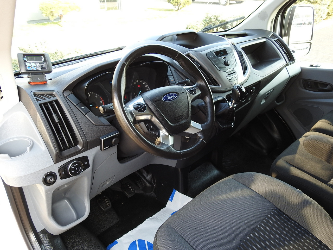 FORD TRANSIT  REFRIGERATOR VAN 0°C HEATING FUNCTION CRUISE CONTROL LED LIGHTS AIR CONDITIONING  130HP - Фургон-рефрижератор: фото 2 FORD TRANSIT  REFRIGERATOR VAN 0°C HEATING FUNCTION CRUISE CONTROL LED LIGHTS AIR CONDITIONING  130HP - Фургон-рефрижератор: фото 2
