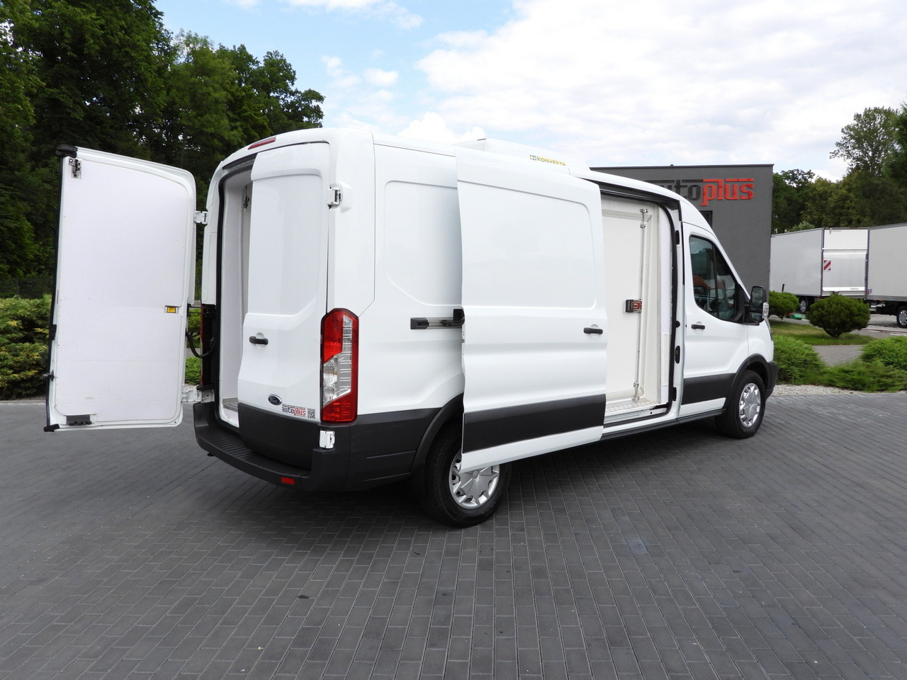 FORD TRANSIT REFRIGERATOR VAN 5*C AIR CONDITIONING 105HP - Фургон-рефрижератор: фото 3 FORD TRANSIT REFRIGERATOR VAN 5*C AIR CONDITIONING 105HP - Фургон-рефрижератор: фото 3